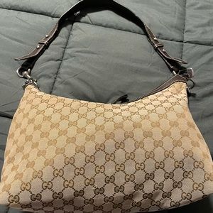 Gucci hobo canvas (AUTHENTIC)